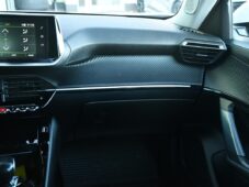 Peugeot 2008 1.2 PureTech 110 2xPNEU ČR - 8