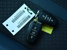 Peugeot 2008 1.2 PureTech 110 2xPNEU ČR - 34