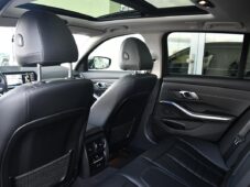 BMW Řada 3 320d xDrive TAŽNÉ PANO 1M ČR - 17