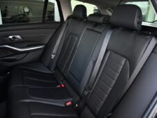 BMW Řada 3 320d xDrive TAŽNÉ PANO 1M ČR - 18