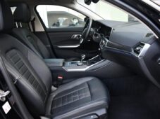 BMW Řada 3 320d xDrive TAŽNÉ PANO 1M ČR - 20