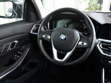 BMW Řada 3 320d xDrive TAŽNÉ PANO 1M ČR - 5