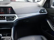 BMW Řada 3 320d xDrive TAŽNÉ PANO 1M ČR - 7