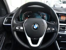 BMW Řada 3 320d xDrive TAŽNÉ PANO 1M ČR - 24