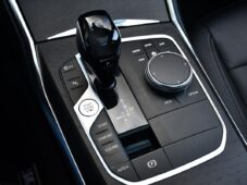 BMW Řada 3 320d xDrive TAŽNÉ PANO 1M ČR - 29