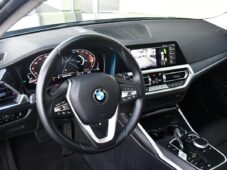 BMW Řada 3 320d xDrive TAŽNÉ PANO 1M ČR - 13