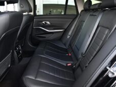 BMW Řada 3 320d xDrive TAŽNÉ PANO 1M ČR - 16