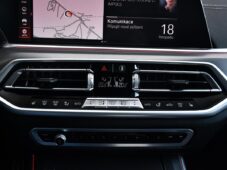 BMW X5 M50d ZÁRUKA TAŽNÉ HUD H/K ČR - 26