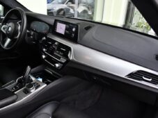 BMW Řada 5 M550d xDrive H/K LASER 1.M ČR - 18