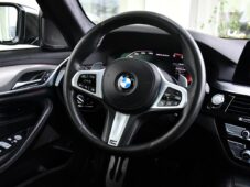 BMW Řada 5 M550d xDrive H/K LASER 1.M ČR - 6