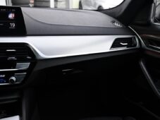 BMW Řada 5 M550d xDrive H/K LASER 1.M ČR - 8