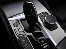 BMW Řada 5 M550d xDrive H/K LASER 1.M ČR - 26