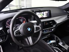 BMW Řada 5 M550d xDrive H/K LASER 1.M ČR - 15