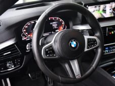 BMW Řada 5 M550d xDrive H/K LASER 1.M ČR - 16