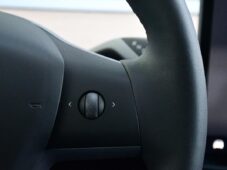 Tesla Model Y RWD STANDARD RANGE 1M 13tis.KM - 24