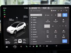 Tesla Model Y RWD STANDARD RANGE 1M 13tis.KM - 26