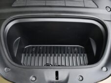 Tesla Model Y RWD STANDARD RANGE 1M - 37