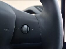 Tesla Model Y RWD STANDARD RANGE 1M - 23