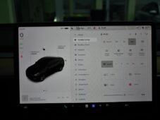 Tesla Model Y RWD STANDARD RANGE 1M - 26