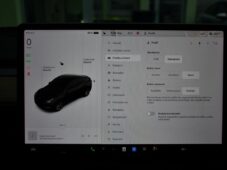 Tesla Model Y RWD STANDARD RANGE 1M - 27