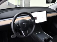 Tesla Model Y RWD STANDARD RANGE 1M - 14