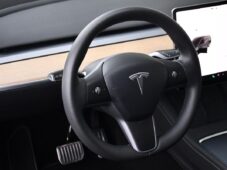 Tesla Model Y RWD STANDARD RANGE 1M - 15