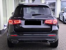 Mercedes-Benz GLC 300e 4MATIC AMG TAŽNÉ 1M ČR - 9