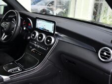 Mercedes-Benz GLC 300e 4MATIC AMG TAŽNÉ 1M ČR - 17