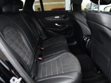 Mercedes-Benz GLC 300e 4MATIC AMG TAŽNÉ 1M ČR - 24