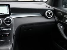 Mercedes-Benz GLC 300e 4MATIC AMG TAŽNÉ 1M ČR - 7