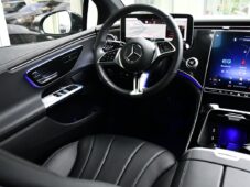 Mercedes-Benz EQE 300 - 5