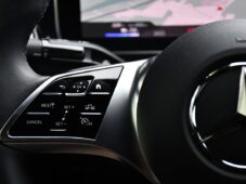 Mercedes-Benz EQE 300 - 18