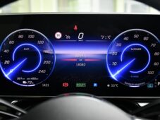 Mercedes-Benz EQE 300 - 23