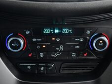 Ford Kuga 1.5EB TITANIUM TAŽNÉ 1M ČR - 24