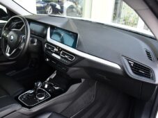 BMW Řada 2 218d LED HUD CARPLAY 1M ČR - 17