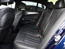 BMW Řada 5 530e PHEV MSPORT xD HUD 98%SoH - 13