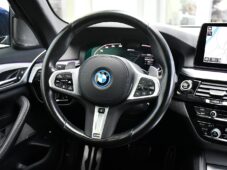 BMW Řada 5 530e PHEV MSPORT xD HUD 98%SoH - 27