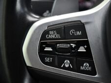 BMW Řada 5 530e PHEV MSPORT xD HUD 98%SoH - 31