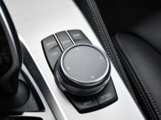 BMW Řada 5 530e PHEV MSPORT xD HUD 98%SoH - 37