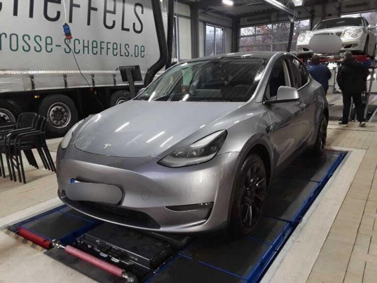 Tesla Model Y Long Range AWD 378kw - 1