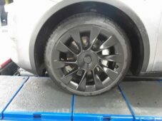 Tesla Model Y Long Range AWD 378kw - 14