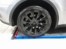 Tesla Model Y Long Range AWD 378kw - 12