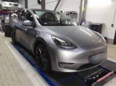 Tesla Model Y Long Range AWD 378kw - 1