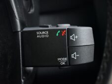 Renault Clio 0,9TCe 66kW LED TAŽNÉ - 29