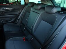 Opel Insignia 2.0CDTi COUNTRY TOURER 4X4 ČR - 19