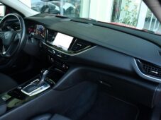 Opel Insignia 2.0CDTi COUNTRY TOURER 4X4 ČR - 18