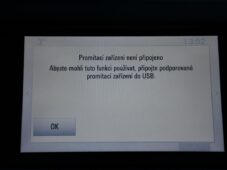 Opel Insignia 2.0CDTi COUNTRY TOURER 4X4 ČR - 32