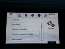 Opel Insignia 2.0CDTi COUNTRY TOURER 4X4 ČR - 33