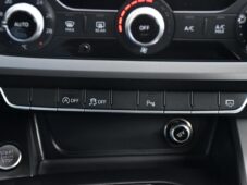 Audi A4 2.0TDi ACC PANORAMA KAMERA ČR - 28