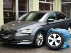 Škoda Superb 2.0TDi DSG TAŽNÉ 2xKOLA ČR - 1